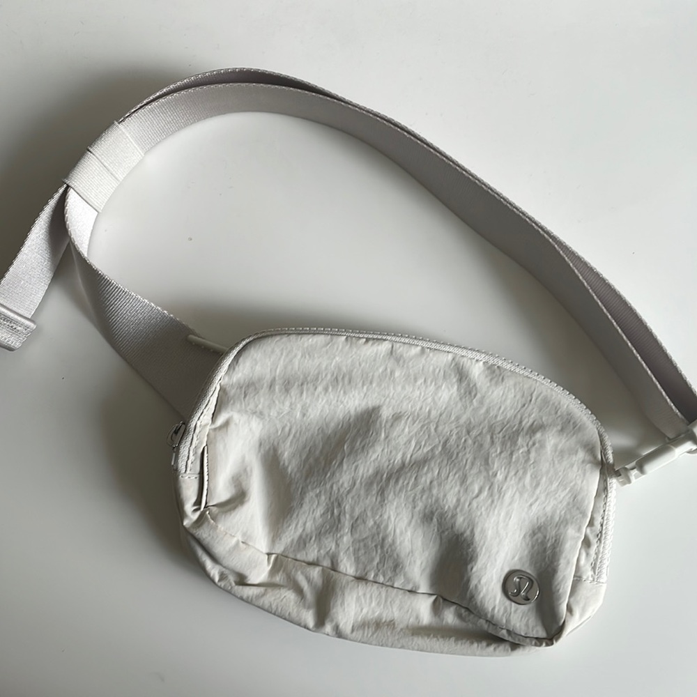 Lululemon belt bag off white